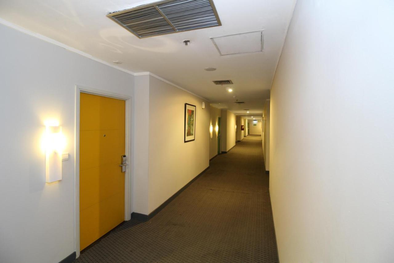 Airy Glodok Pinangsia Raya Jakarta Hotel Kültér fotó